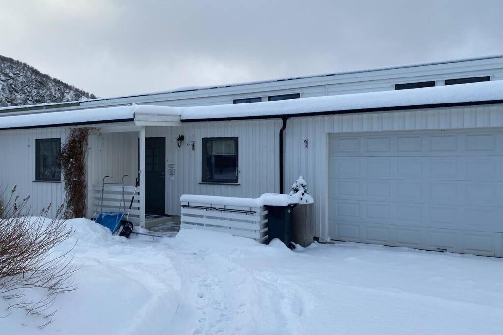 Koselig Hus Til Leie Pa Stokmarknes I Vesteralen Apartment ภายนอก รูปภาพ